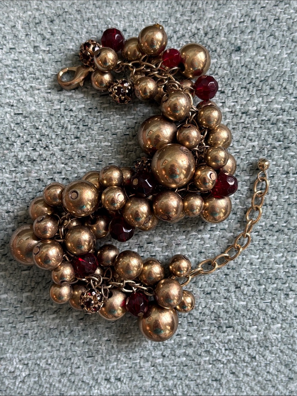 ⚫️VTG Carolee Style Faux Brass Pearl W/Red Faceted Beads Cluster Bauble Bracelet